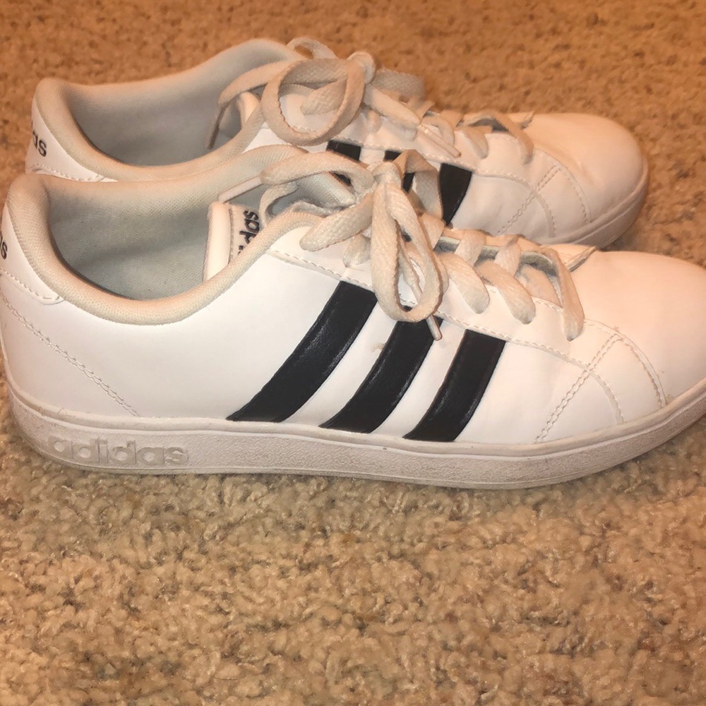 good conditioned adidas shoes